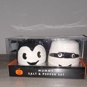 Mummy Salt & Pepper Shaker Set And His Friend Dracula New